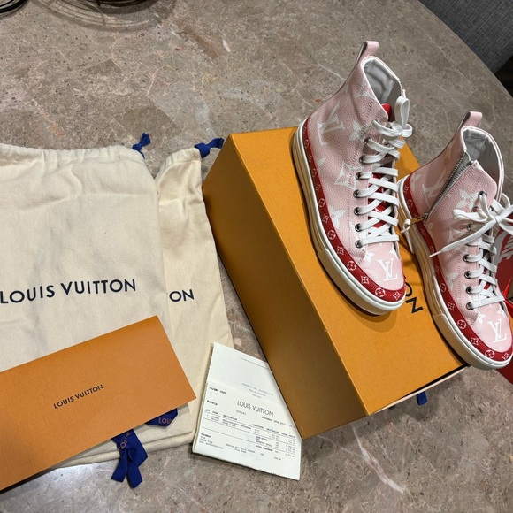 Louis Vuitton Sneakers - Picture 1 of 4